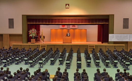 友 呂 岐 中学校 へ ようこそ